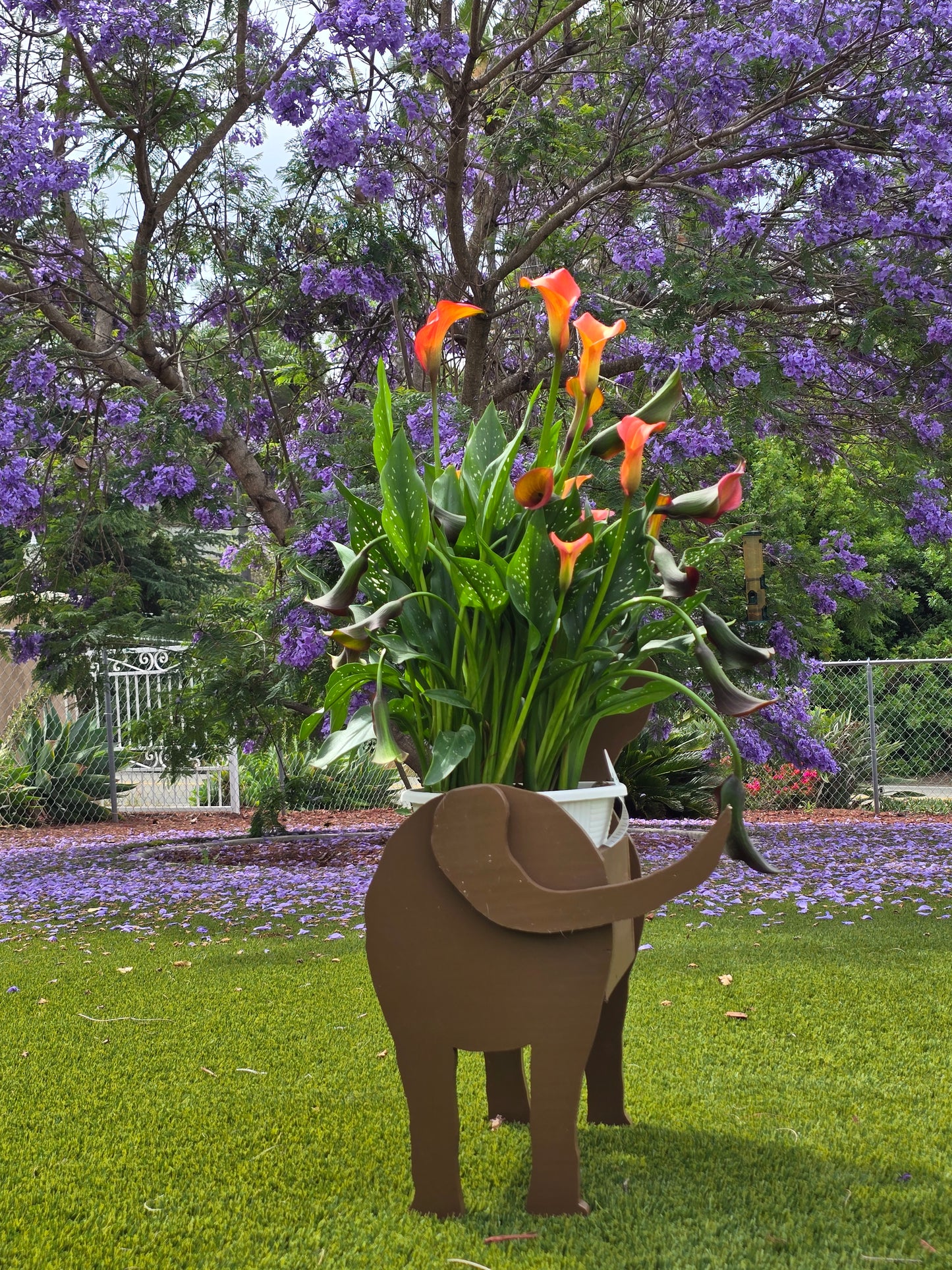 Chocolate Labrador Planter Box